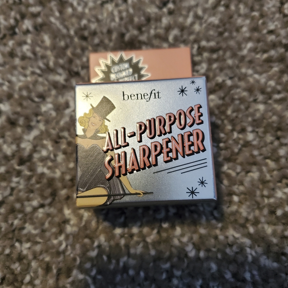 10/$30  👝  BNIB Benefit double ended sharpener - Picture 2 of 4